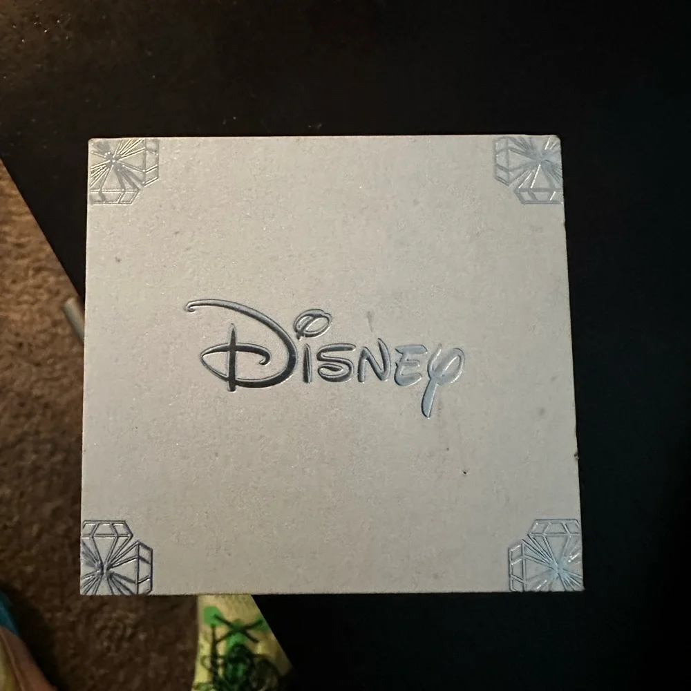 Disney necklace - Picture 2 of 2